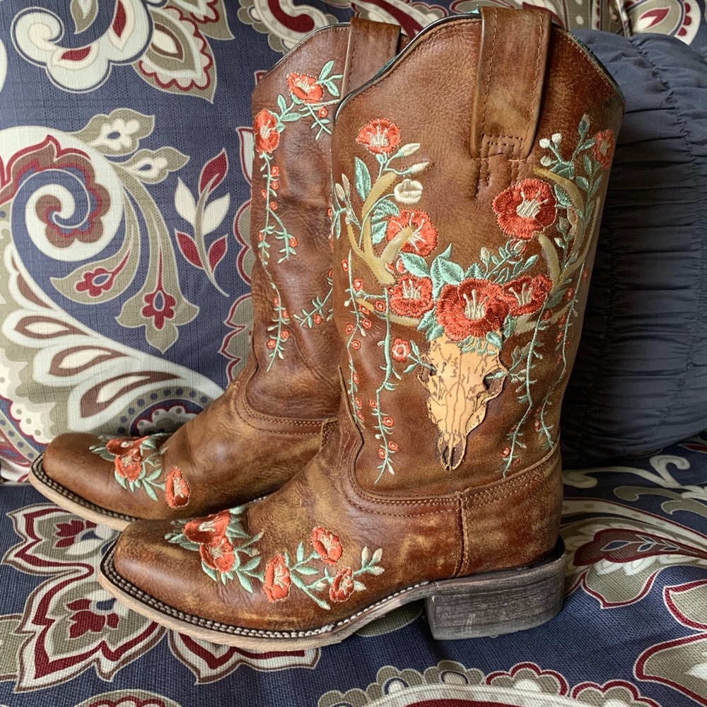 Corral Bull Skull Boots